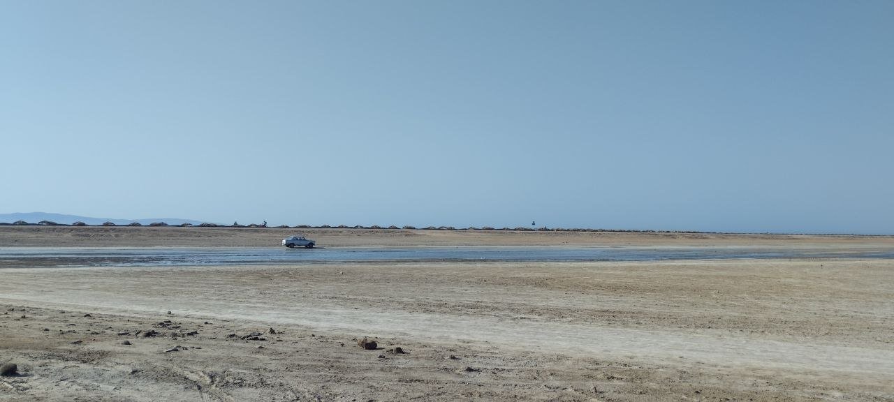 Desert lagoon shoreline near Dahab